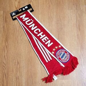 Adidas FC Bayern Munich 21 / 22 Red White Neck Scarf Unisex FS0187 New Fleece